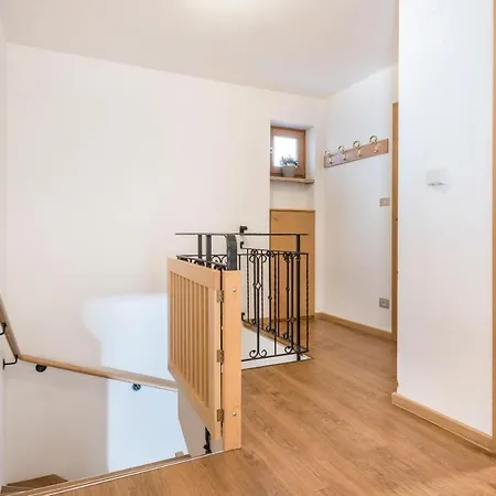 Erina App D Apartment